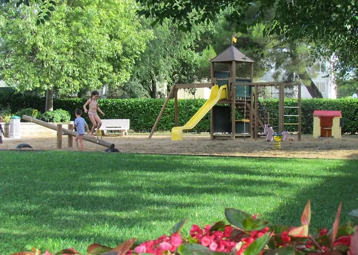 Comfy In A Charming * بيبيوني